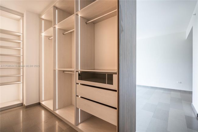 STE-806 - 88 Sw 7 Th St, Condo with 3 bedrooms, 3 bathrooms and null parking in Miami FL | Image 26