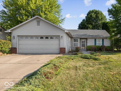 922 Delegate Dr, Shelbyville, IN, 46176-3802 | Card Image