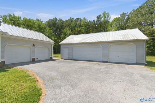 222 Montgomery Dr, Moulton, AL, 35650-1418 | Card Image