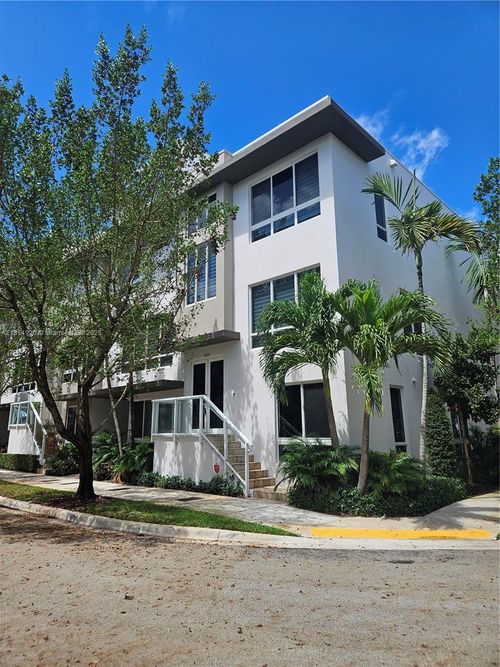 6670-6670 Nw 105th Ct, Doral, FL, 33178-3265 | Card Image