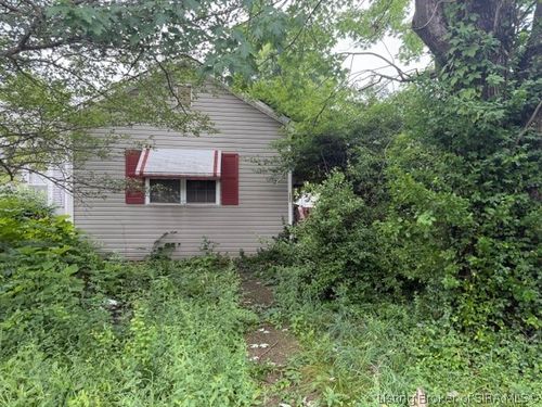 2404 Shrader Avenue, New Albany, IN, 47150 | Card Image