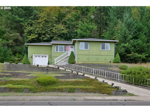 445 Kalapuya Way, Cottage Grove, OR, 97424-1385 | Card Image