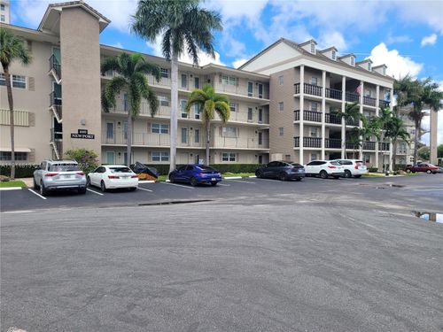 apt-209-440 Paradise Isle Blvd, Hallandale Beach, FL, 33009-5838 | Card Image