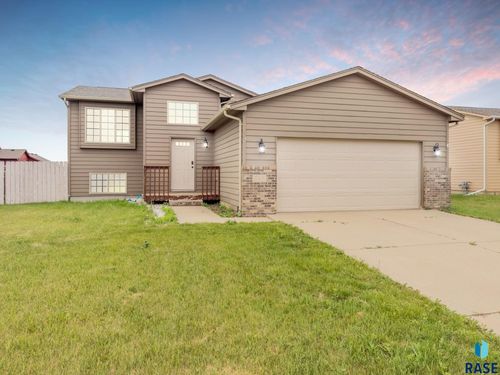 925 E Steep St, Tea, SD, 57064-2392 | Card Image