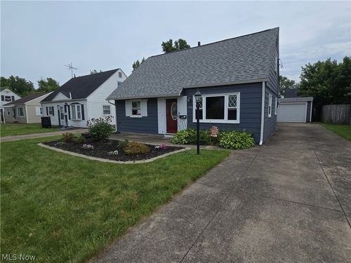 3054 Sterling Rd, Lorain, OH, 44052-2642 | Card Image
