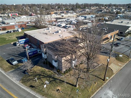 1600 N Warson Rd, Saint Louis, MO, 63132-1028 | Card Image