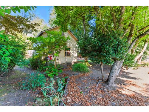 556 8th St, Lake Oswego, OR, 97034-2911 | Card Image
