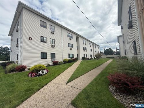 250 Grant Ave, Lyndhurst, NJ, 07071-1927 | Card Image