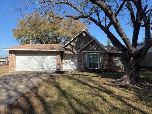 250 N Bryan Cir, Mesquite, TX, 75149-2511 | Card Image