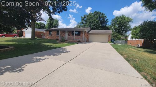 46075 Hecker Dr, Utica, MI, 48317-5760 | Card Image