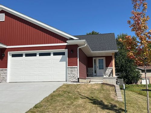 817 Prairie View Dr, West Branch, IA, 52358-8808 | Card Image