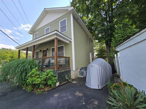 17 Waterstone Rd, Greenwood Lake, NY, 10925-2608 | Card Image