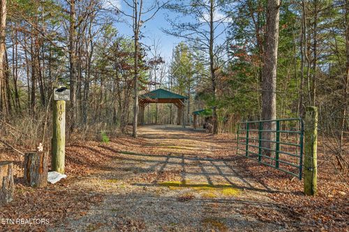 106 Barger Ln, Jamestown, TN, 38556-5590 | Card Image