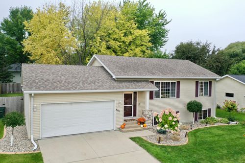 606 25th St Se, Willmar, MN, 56201-4899 | Card Image