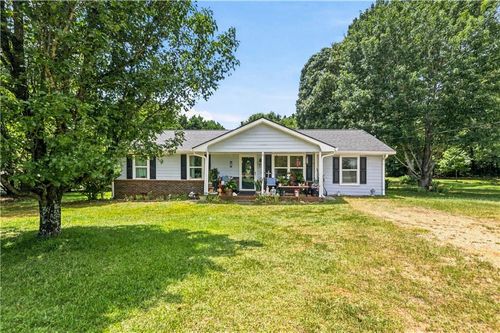 614 Strickland Rd, Locust Grove, GA, 30248-2028 | Card Image