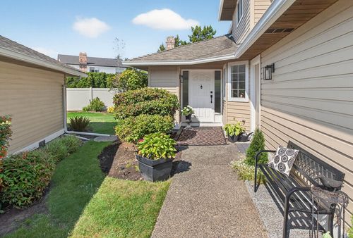 116-15121 19 Ave, Surrey, BC, V4A8J4 | Card Image