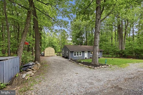 65 Floral Ln, HARPERS FERRY, WV, 25425-5557 | Card Image