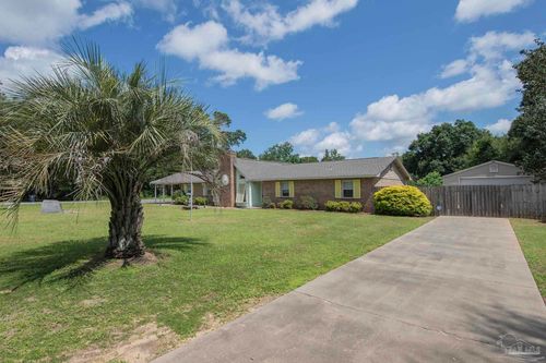 5900 Pamela Dr, Milton, FL, 32570-8717 | Card Image