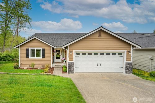 7063 E Nightingale St, Port Orchard, WA, 98366-9036 | Card Image