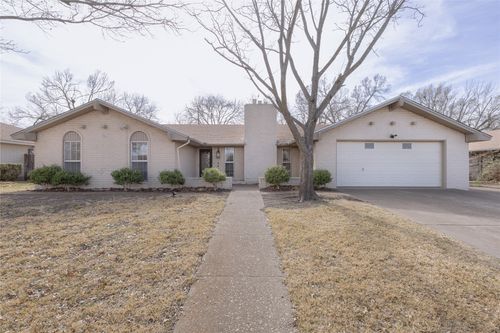 540 Topeka Dr, Woodway, TX, 76712-3946 | Card Image