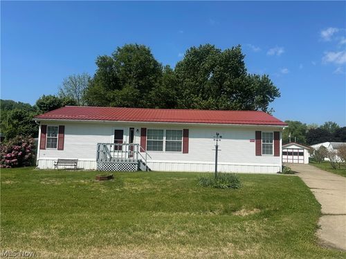9095 E Southview St, Minerva, OH, 44657-9776 | Card Image