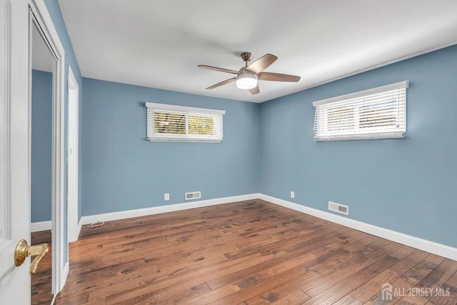 27 Brookside Rd, House other with 3 bedrooms, 3 bathrooms and null parking in Edison NJ | Image 15