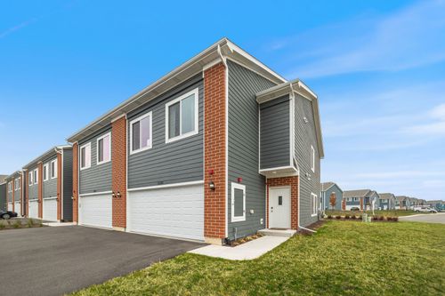 1243 Gillespie Ln, Yorkville, IL, 60560-5628 | Card Image