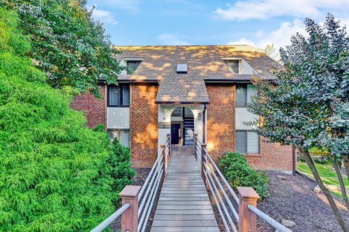 3329 Forest Ridge Rd Sw, Roanoke, VA, 24018 | Card Image