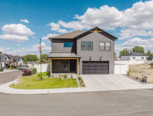3129 Newcastle Cir, Elko, NV, 89801-2516 | Card Image