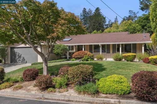 8 Southwaite Ct, Orinda, CA, 94563-4224 | Card Image