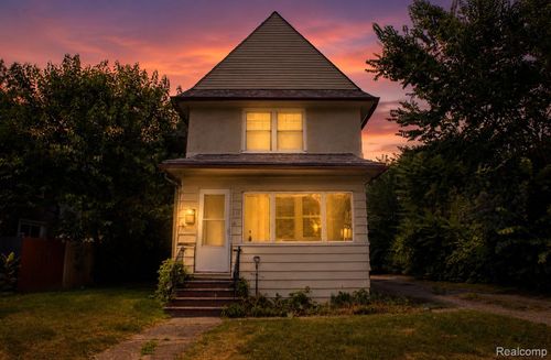 633 Perry St, Pontiac, MI, 48342-1562 | Card Image