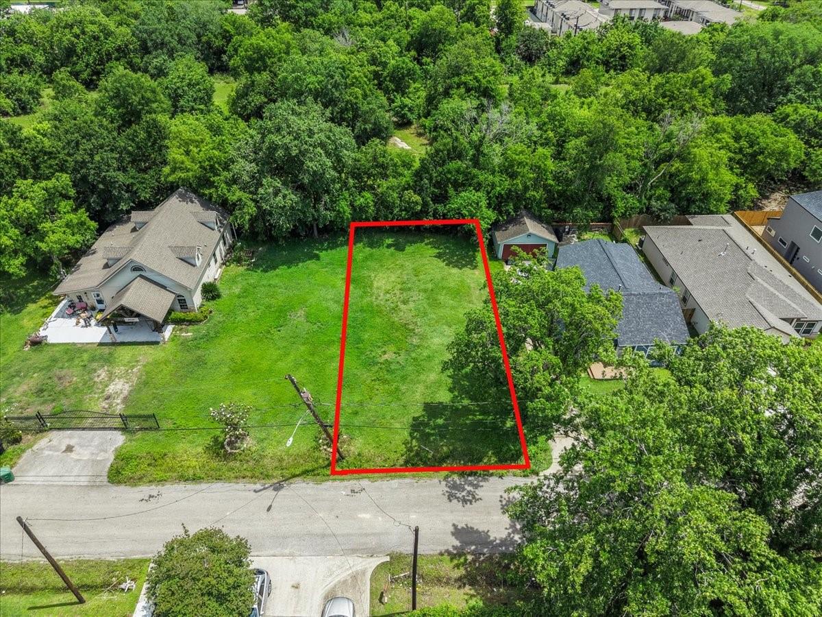 Land in Houston 2