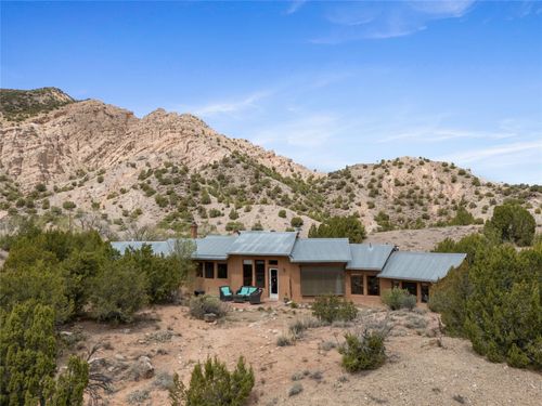19 Tanager, Dixon, NM, 87527 | Card Image