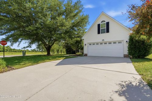 101 Robbie Ln, New Bern, NC, 28562-9673 | Card Image