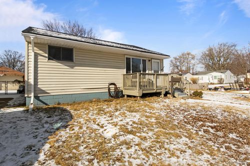 8208 Oak St, Taylor, MI, 48180-2206 | Card Image
