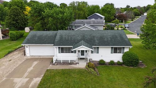 407 Cedar Ct Ne, Pine Island, MN, 55963-9707 | Card Image