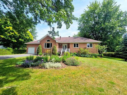 15206 Colonial Dr, Ingleside, ON, K0C1M0 | Card Image