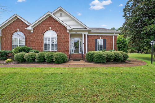 5606 Oakes Dr, Brentwood, TN, 37027-4617 | Card Image