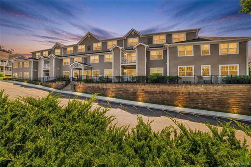 112-100 Woodcrest Ln, Mount Kisco, NY, 10549-3048 | Card Image