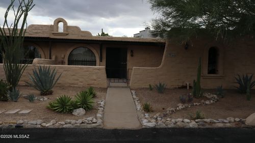 5213 N Tigua Dr, Tucson, AZ, 85704-3785 | Card Image