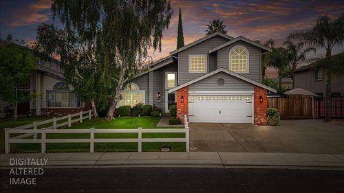 1565 Daniels St, Manteca, CA, 95337-6753 | Card Image