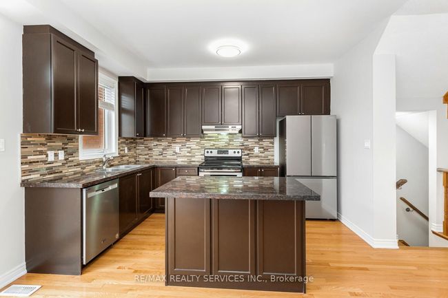 7 Mclaughlin Ave, House attached with 3 bedrooms, 3 bathrooms and 2 parking in Milton ON | Image 11