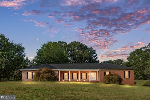 9124 Green Rd, Warrenton, VA, 20187-7730 | Card Image