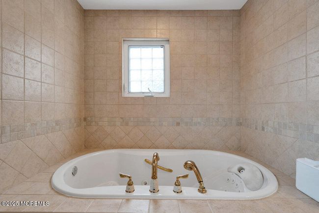 Primary Bathroom | Image 33