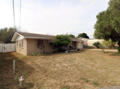 1603 1st, House other with 3 bedrooms, 1 bathrooms and null parking in Zapata TX | Image 2