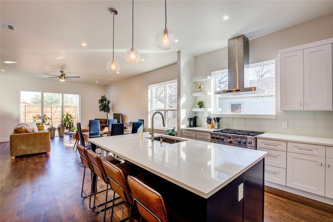6702 Tyree St, House other with 4 bedrooms, 4 bathrooms and null parking in Dallas TX | Image 6