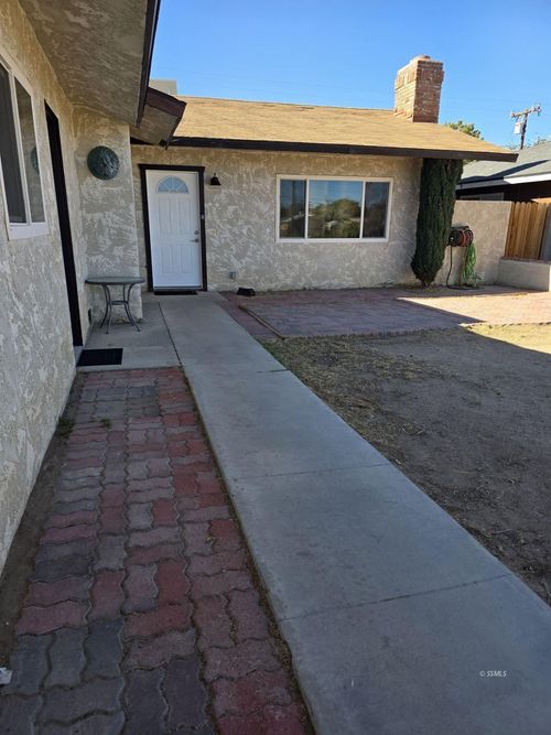 1236 W Langley Ave, Ridgecrest, CA, 93555-4734 | Card Image