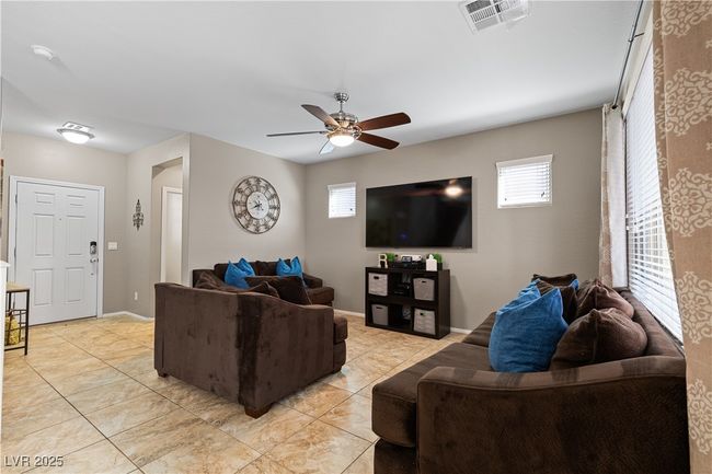 7237 Puddle Duck St, House other with 3 bedrooms, 3 bathrooms and null parking in Las Vegas NV | Image 10
