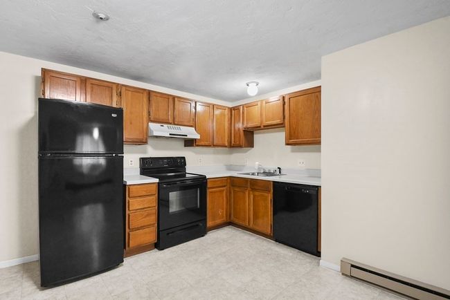 APT-10 - 33 Huron St, Condo with 2 bedrooms, 1 bathrooms and 1 parking in Fitchburg MA | Image 8