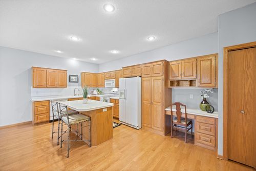 13898 85th Pl N, Maple Grove, MN, 55369-9224 | Card Image